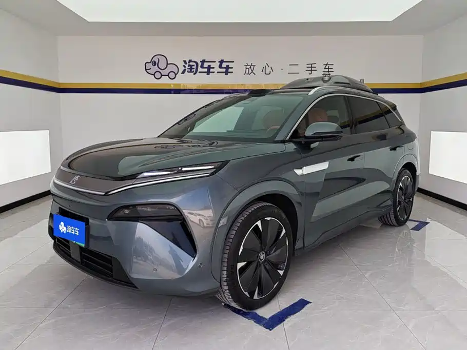 BYD Tang L 2025