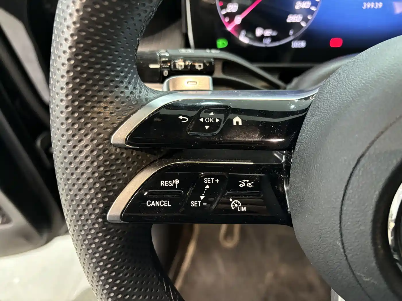 Mercedes-Benz GLC 2024 GLC 260 L 4MATIC Luxury 5-seater фото 10