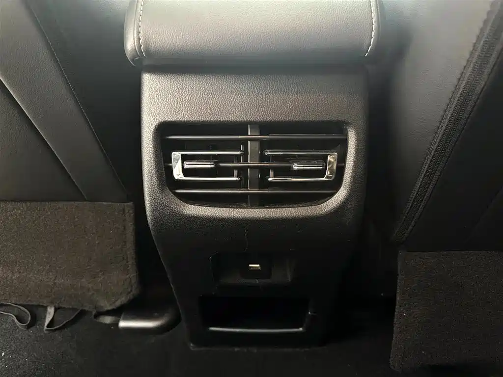 Haval M6 2021 PLUS 1.5T DCT Luxury Smart Connect фото 18
