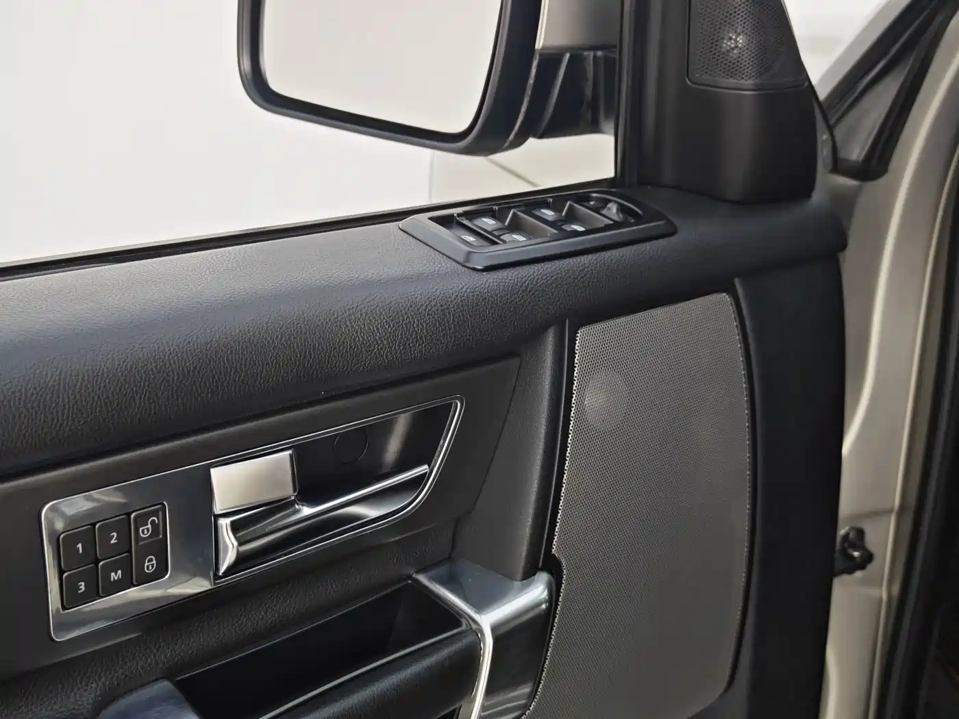 Фото 20 - Land Rover Discovery