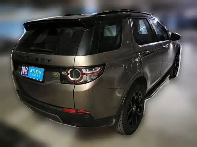 Land Rover Discovery Sport 2017 2.0T Cool Black Limited Edition — фото 2