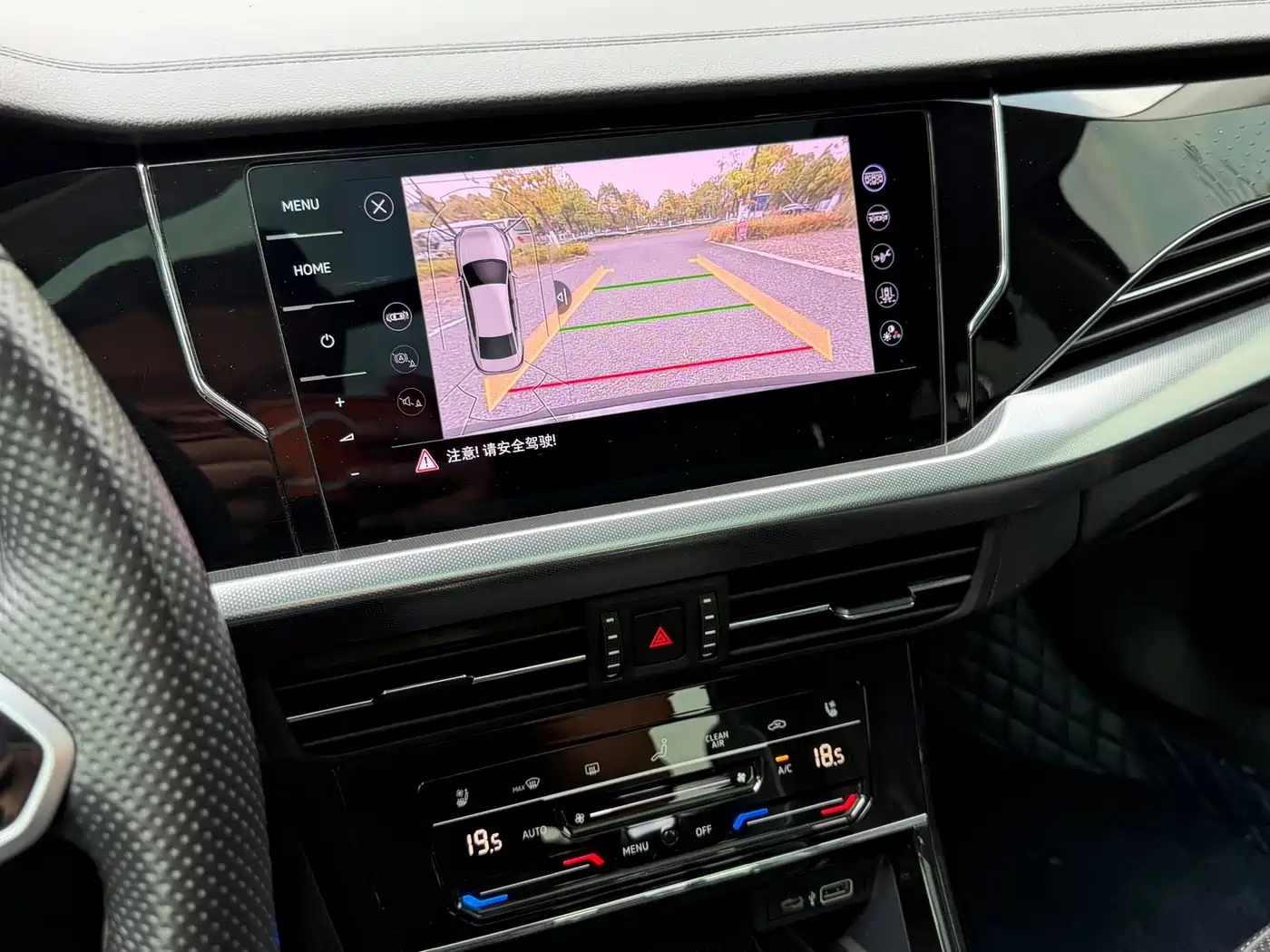 Volkswagen Passat 2022 330TSI Luxury Edition фото 18