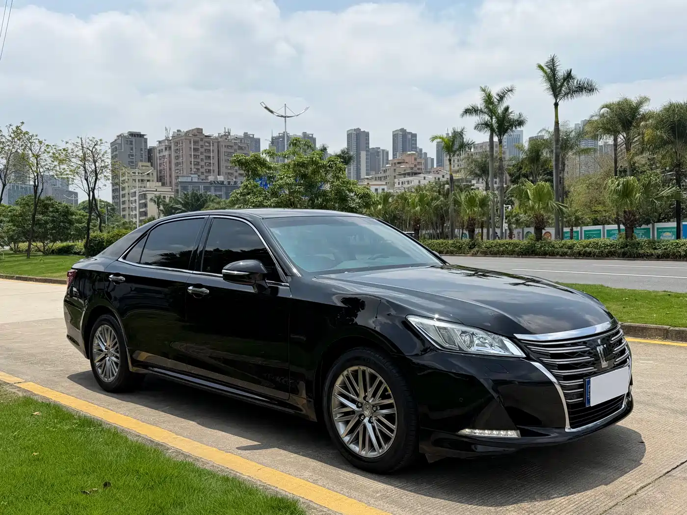 Toyota Crown 2017 2.0T Sport Edition фото 3