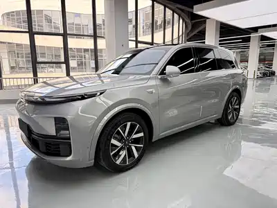 Li Auto L8
