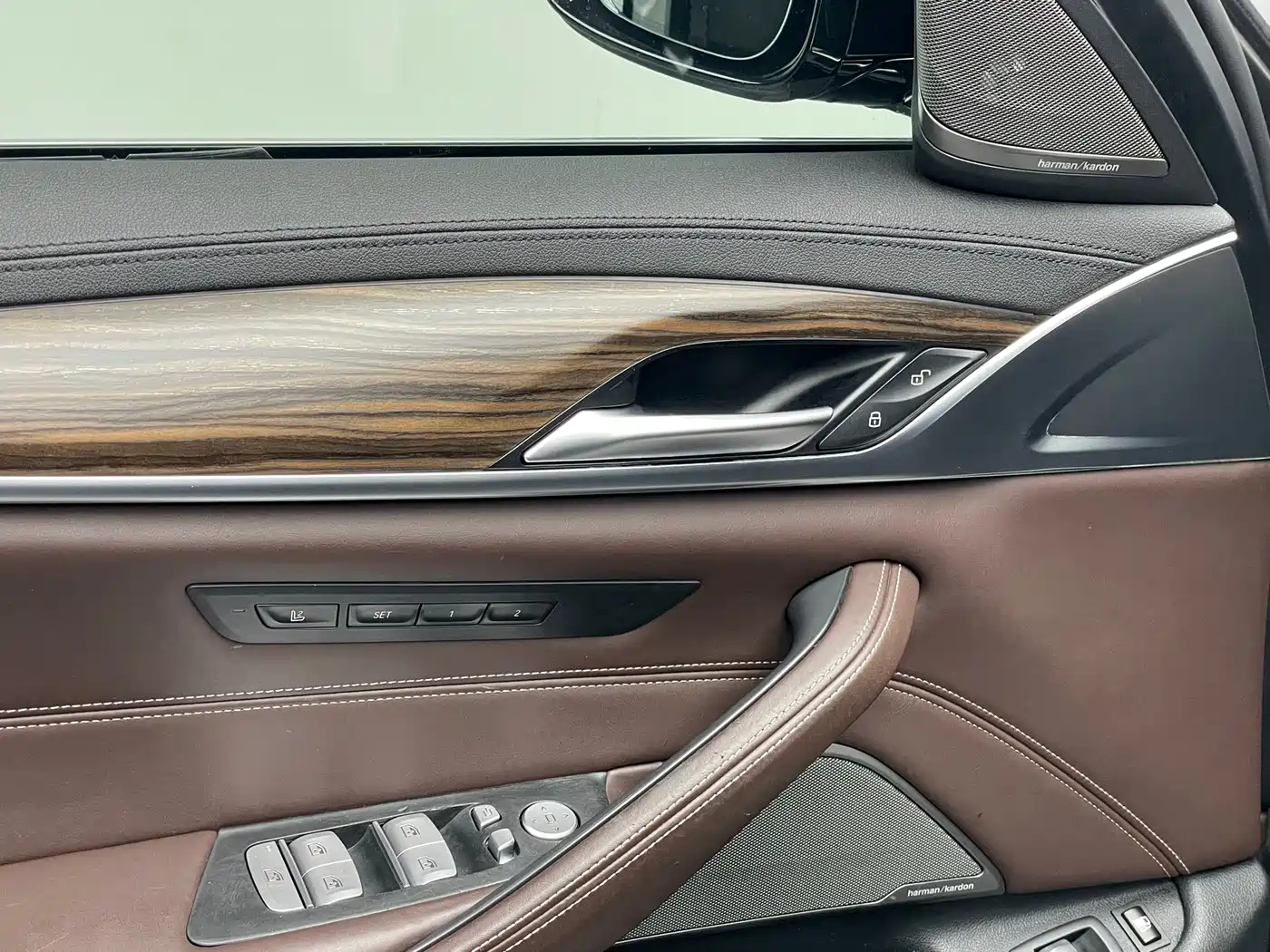BMW 5 Series New Energy 2019 530Le Pioneer Edition фото 18