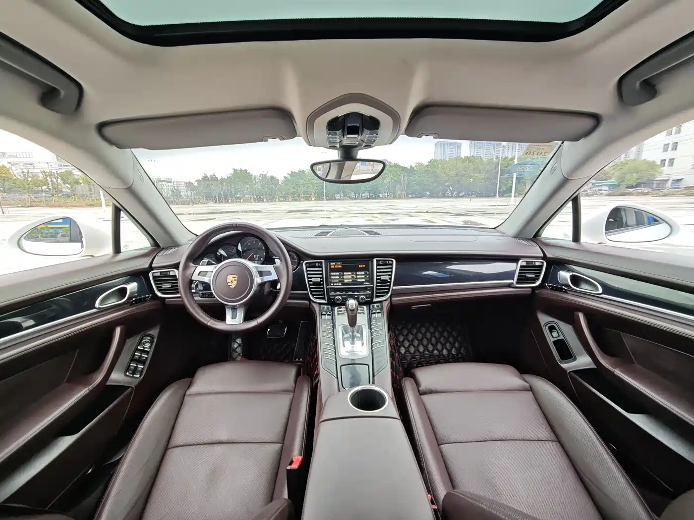 Porsche Panamera 2010 Panamera 4 3.6L фото 21