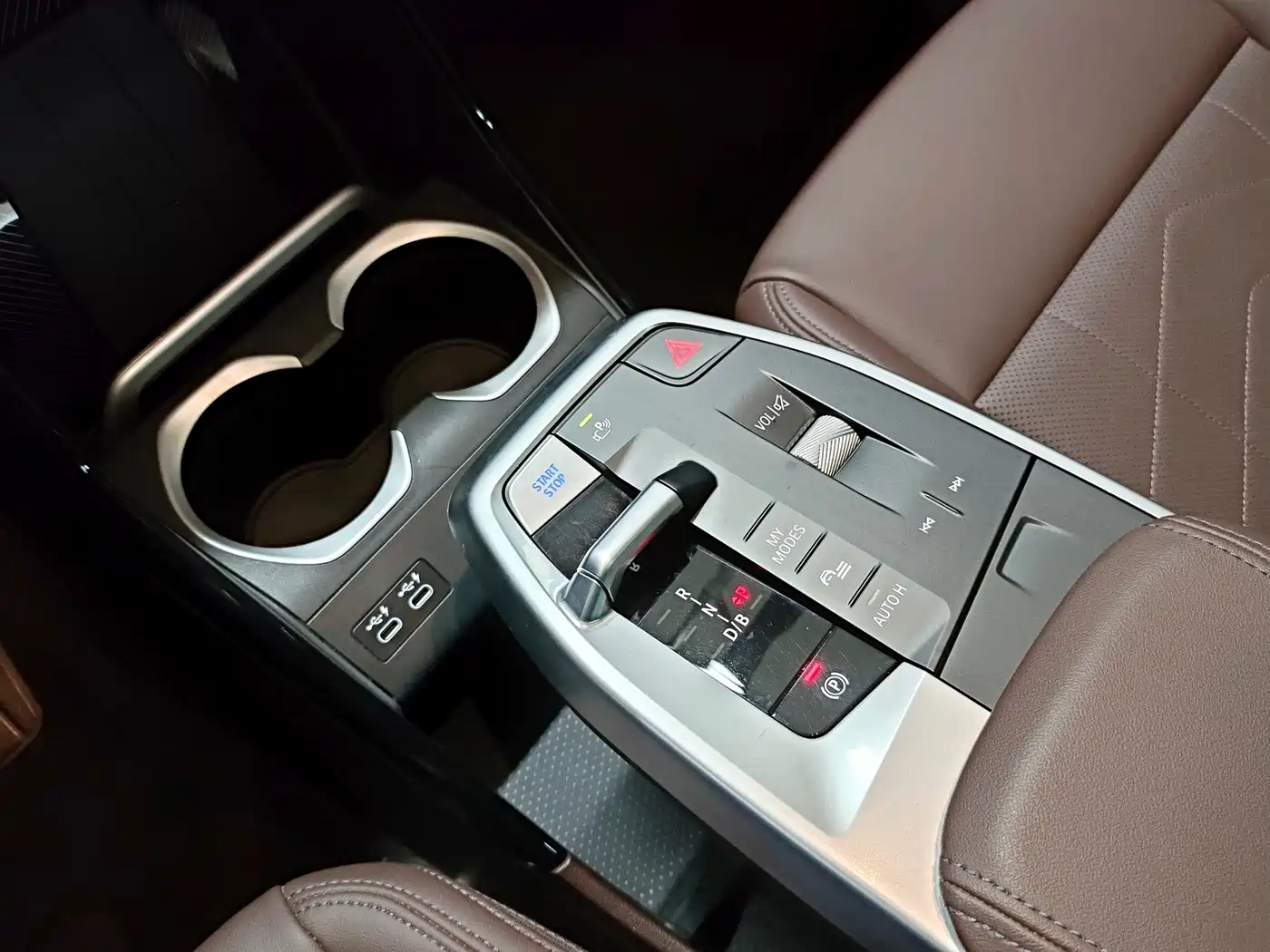 BMW iX1 2023 xDrive30L X Design Package фото 12