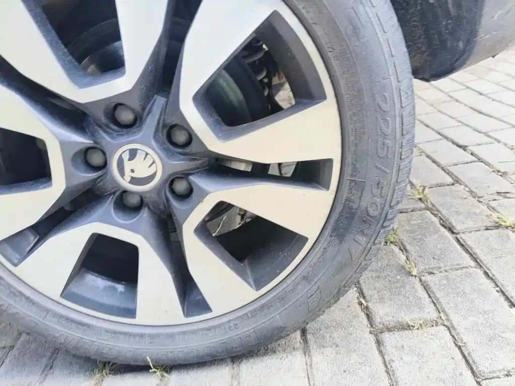 Фото 7 - Škoda Yeti