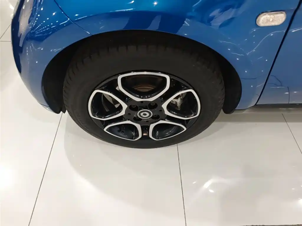 smart fortwo 2019 2019 0.9T 66kW Hardtop Wind Edition China VI