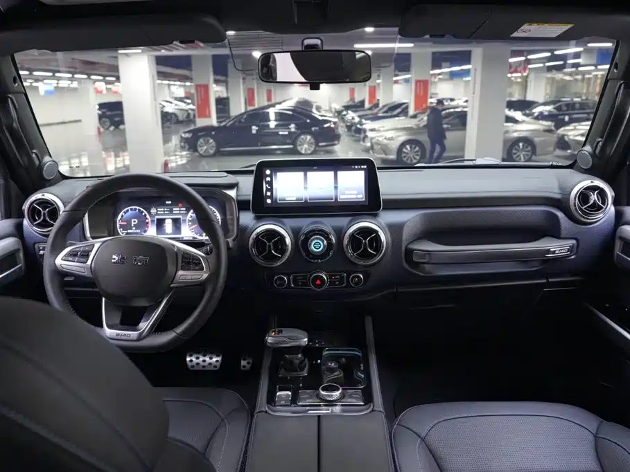 BAIC ORV Beijing Offroad BJ40 2024 2.0T Urban Hunter Glory Edition фото 18