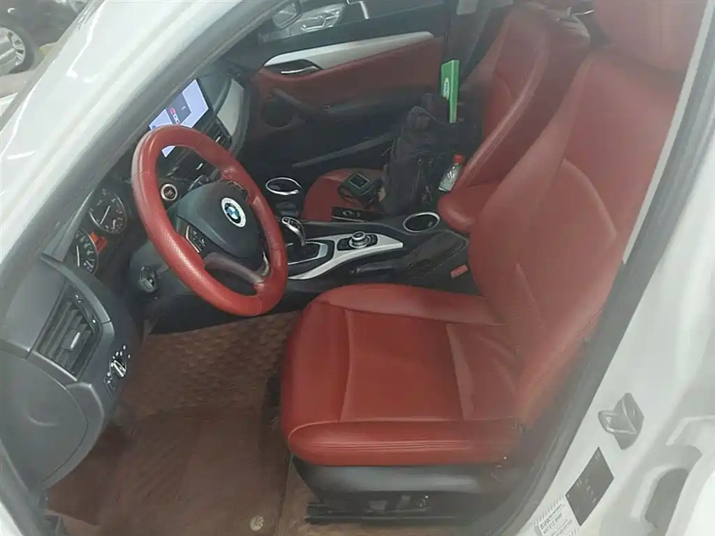 BMW X1 2014 sDrive18i Fashion Edition фото 15