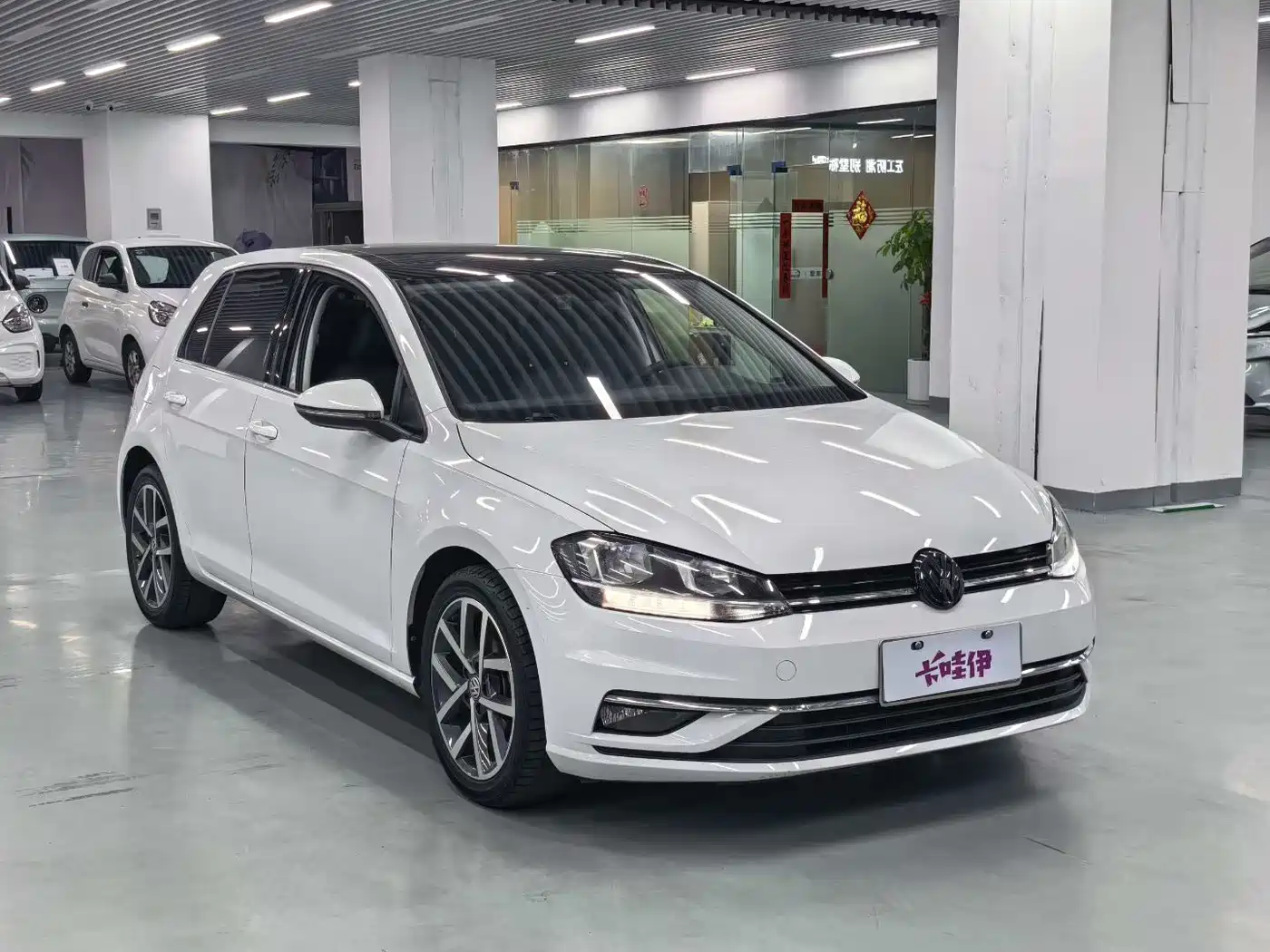 Volkswagen Golf 2020 Beloved Edition 280TSI DSG Luxury фото 2