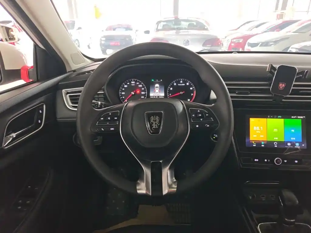 Фото 11 - Roewe i5