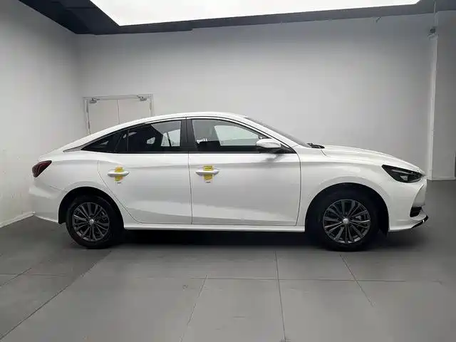 MG MG5 2026 2025 180DVVT Global Pioneer Edition