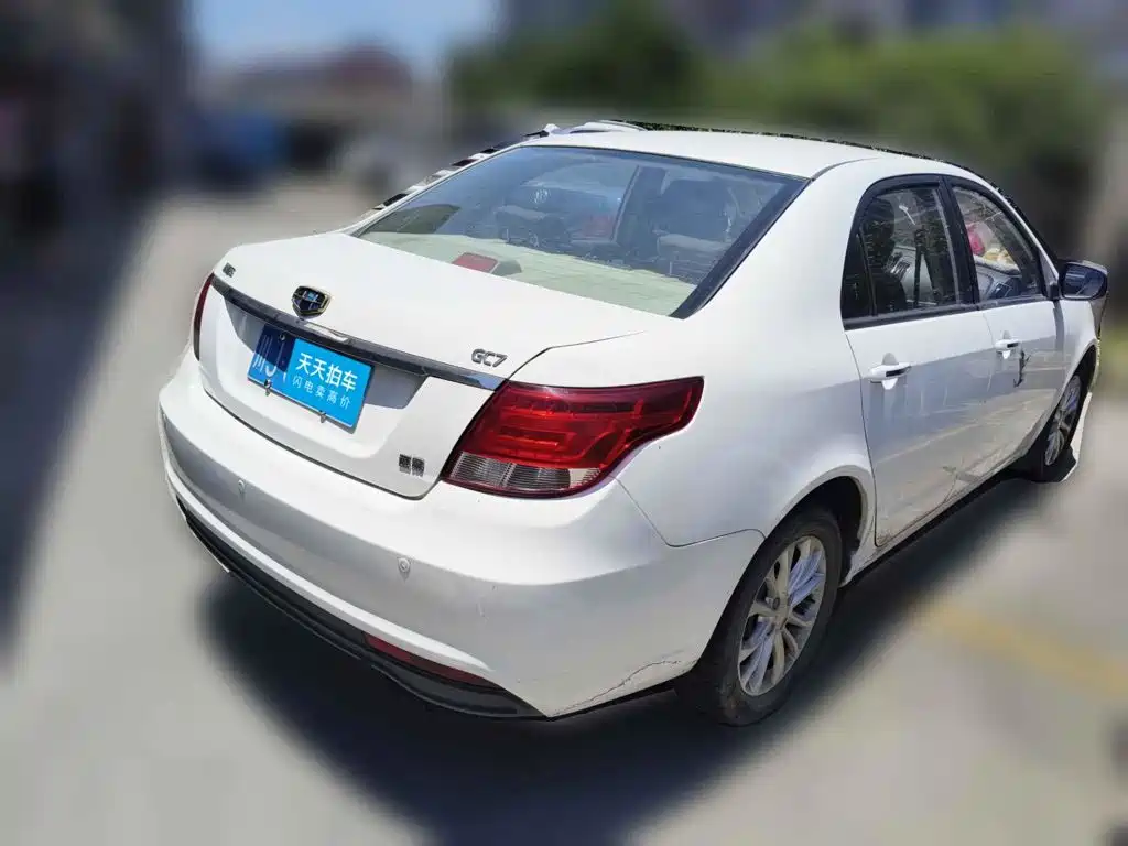 Photo 5 - Geely Vision