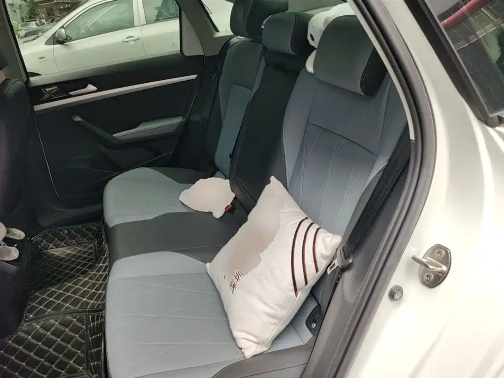 Volkswagen Lavida 2023 1.5L Auto Five Million Edition фото 18