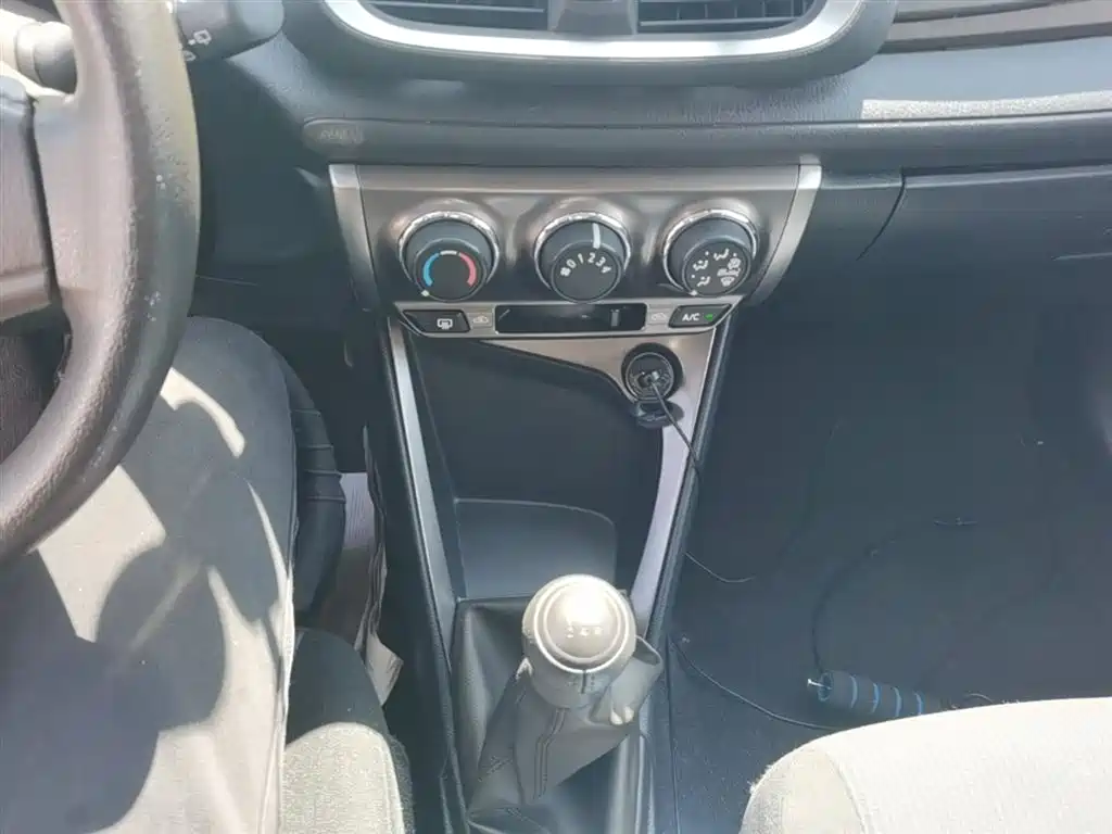 Toyota YARiS L Zhi Xuan 2014 1.3E Manual Charming Edition фото 14