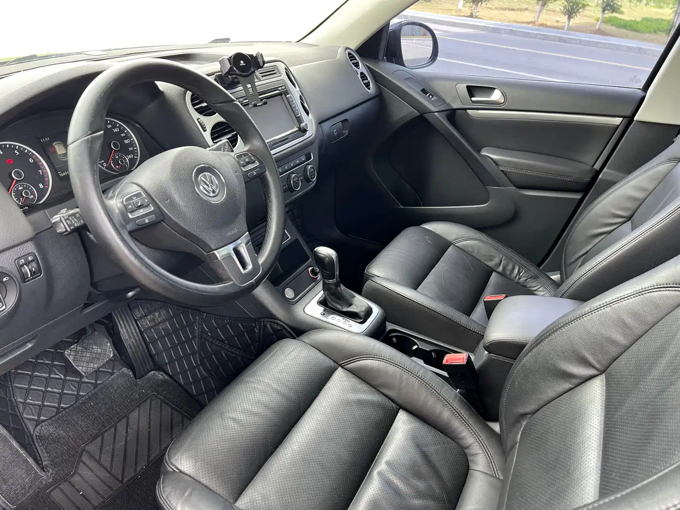 Volkswagen Tiguan 2015 1.8TSI Automatic 2WD Highline фото 10