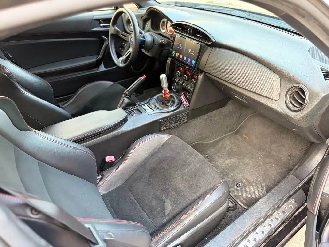 Subaru BRZ 2015 2.0i Manual фото 26