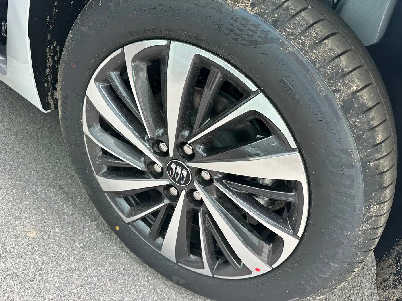 Buick GL8 2026 Luzun Luxury Edition фото 16