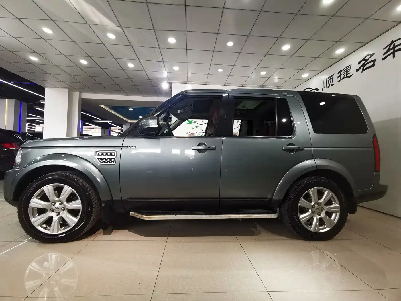Land Rover Discovery 2016 3.0 SC V6 HSE фото 3