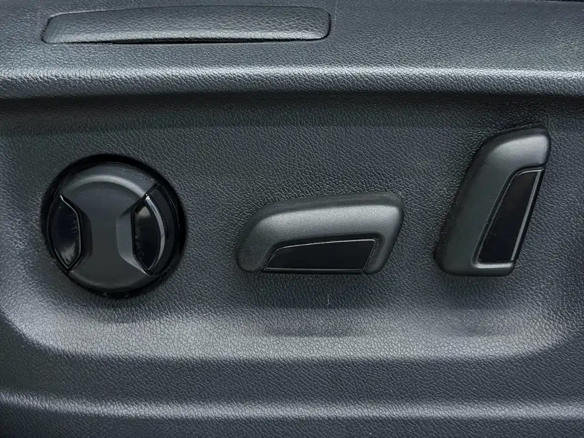Photo 8 - Škoda Karoq