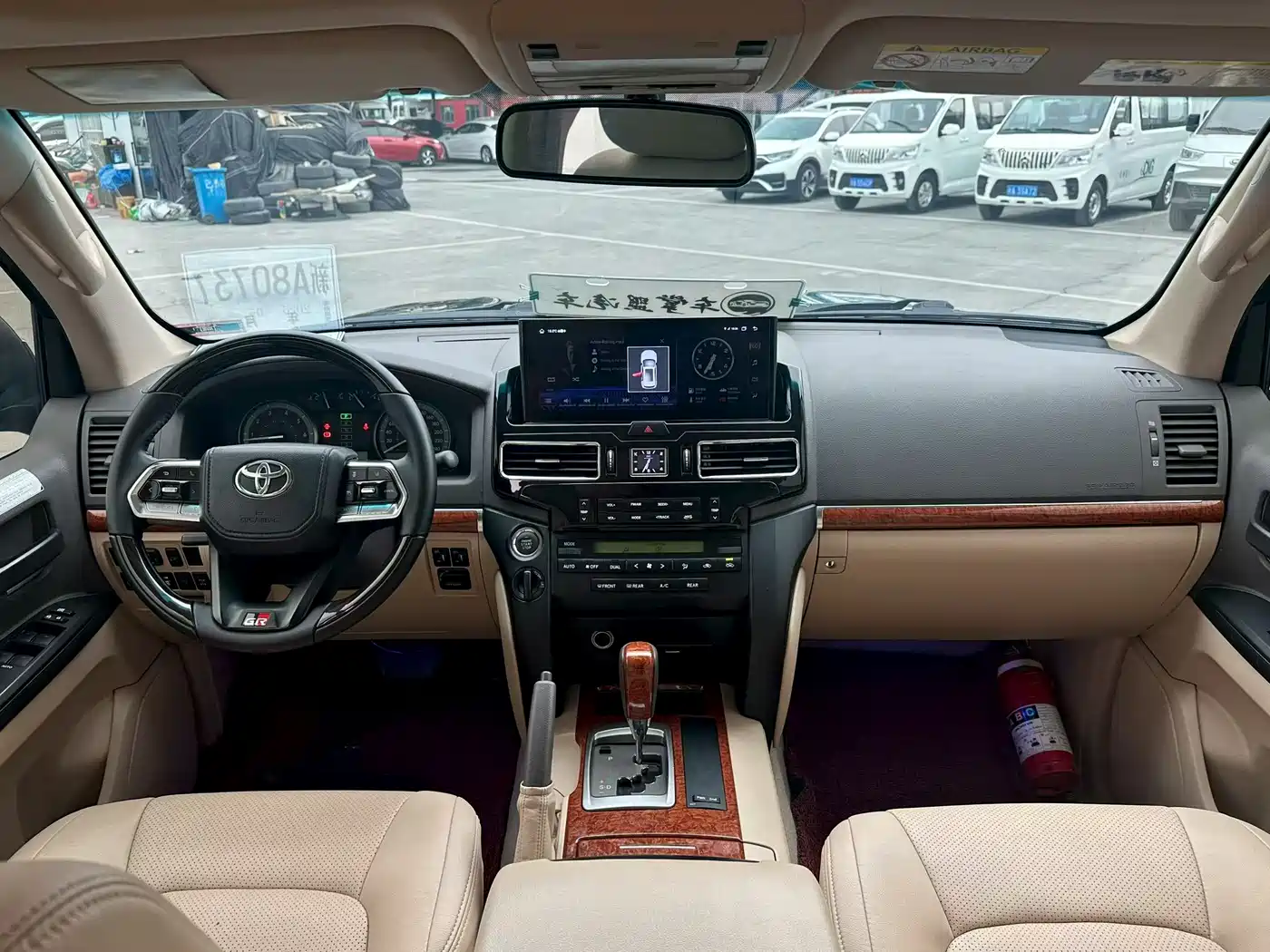 Toyota Land Cruiser (Import) 2015 4.0L V6 Middle East Limited Edition фото 5