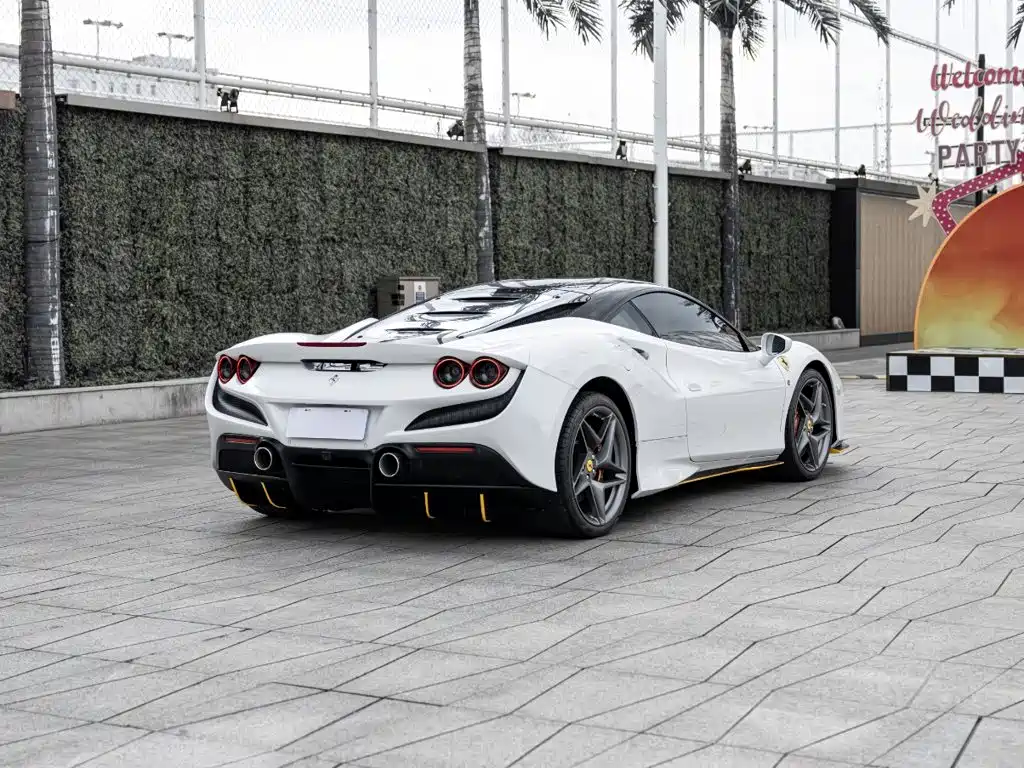 2023 Ferrari F8