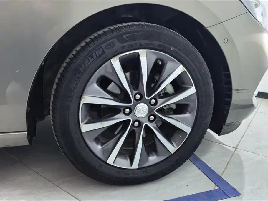 Buick GL6 2018 18T 6-Seater Premium фото 6