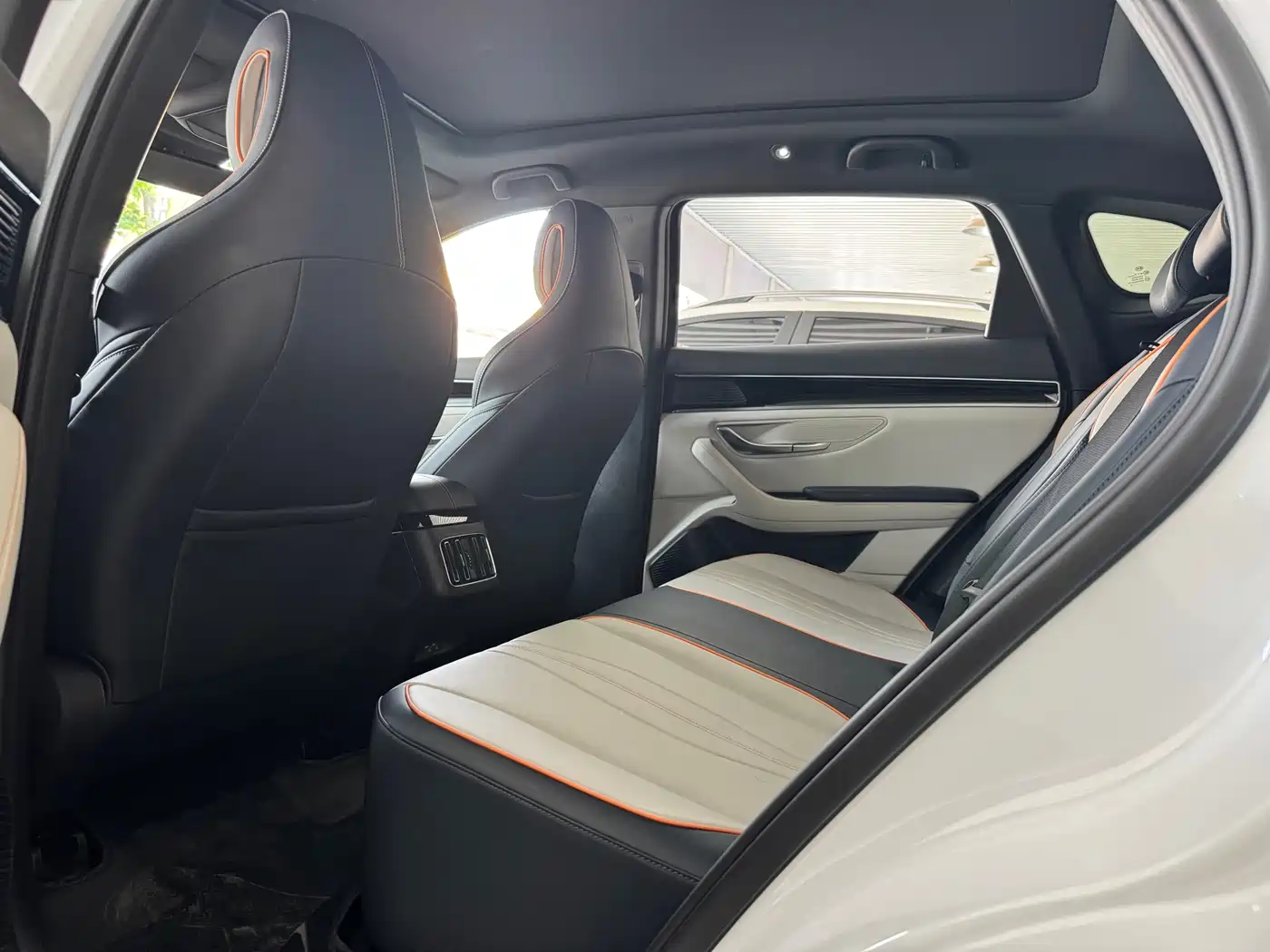 BYD Song PLUS PHEV 2021 EV Premium Model фото 8