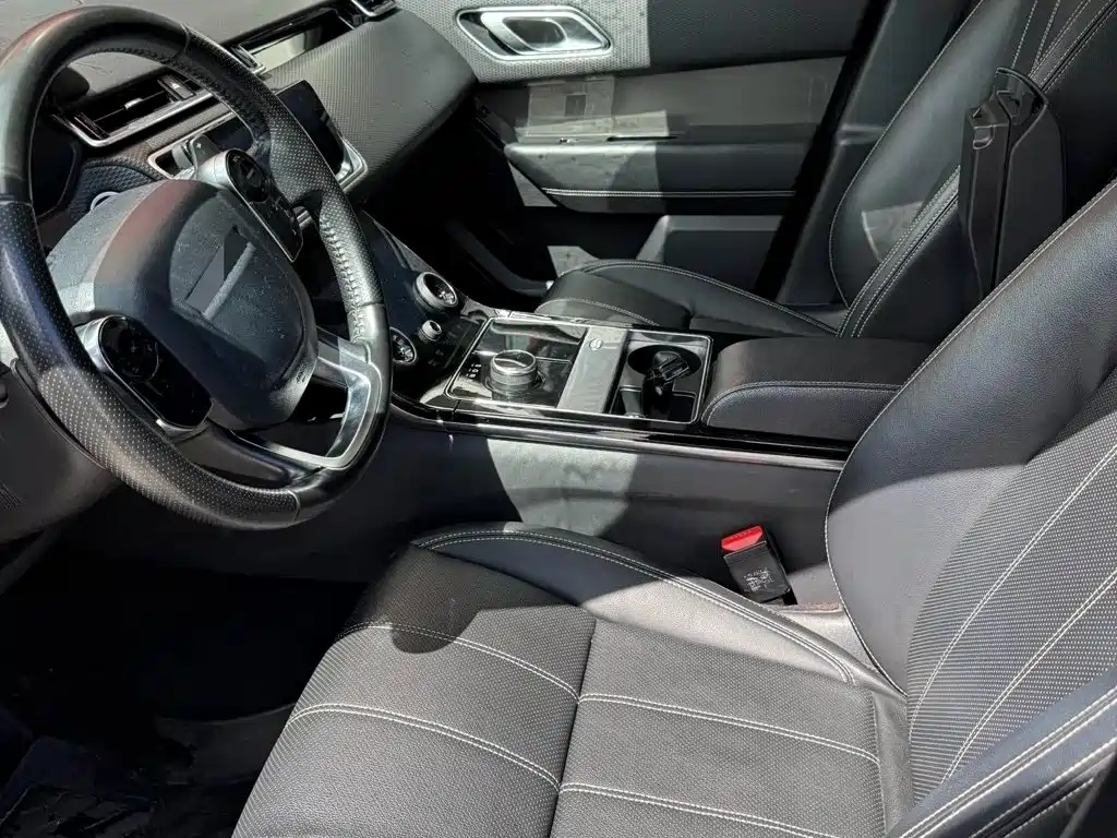Фото 9 - Land Rover Range Rover Velar