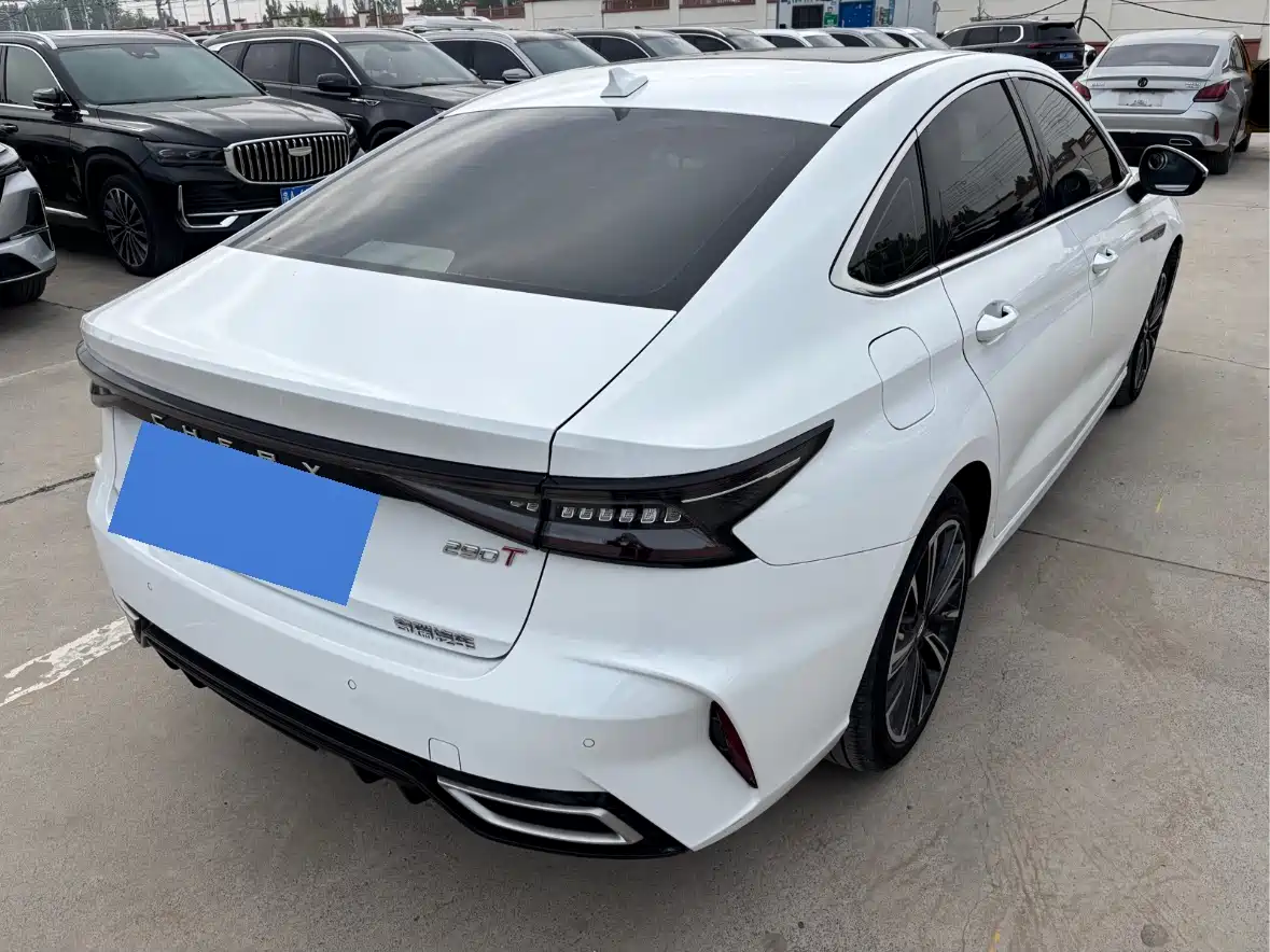 CHERY ARRIZO 8