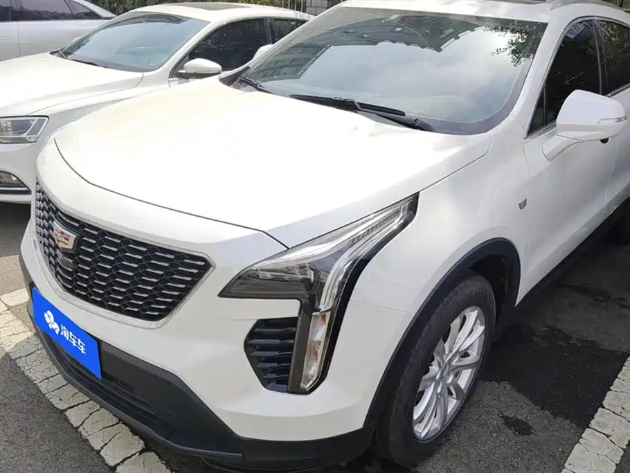 CADILLAC XT4