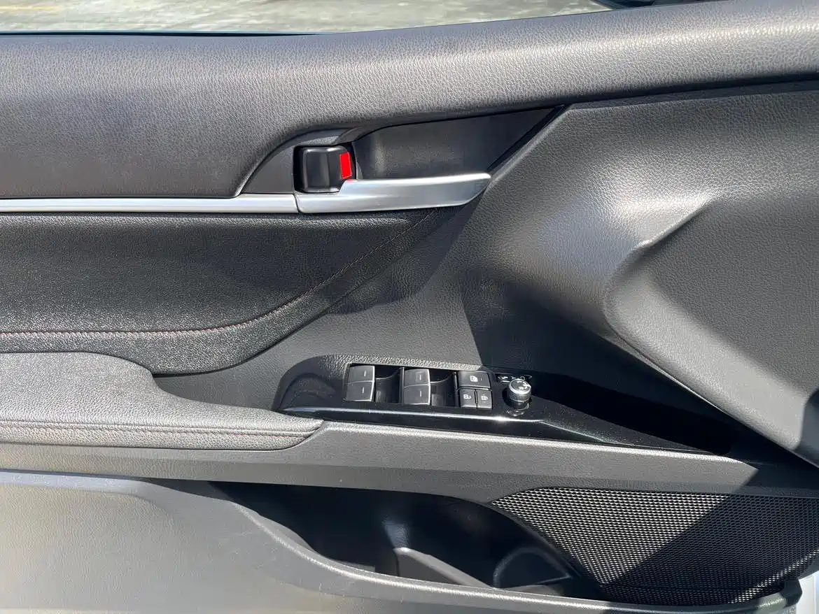 Toyota Camry 2023 2.5G Luxury Edition фото 23