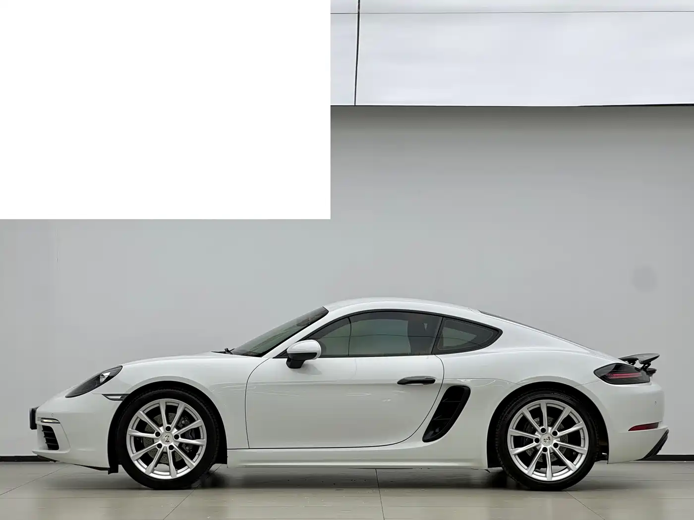 Porsche 718 2018 Cayman 2.0T фото 3