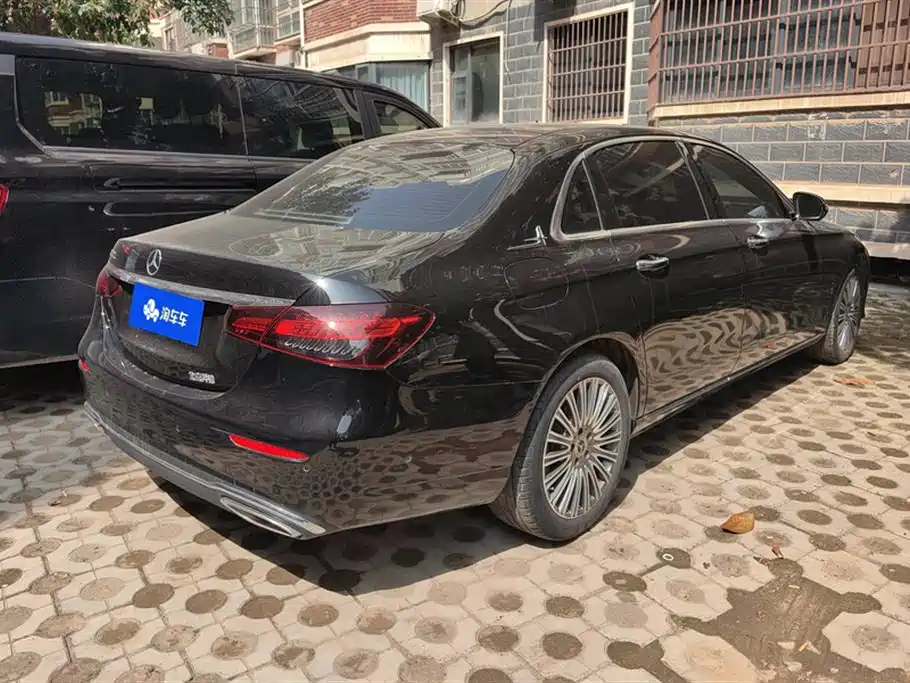 MERCEDES-BENZ E CLASS