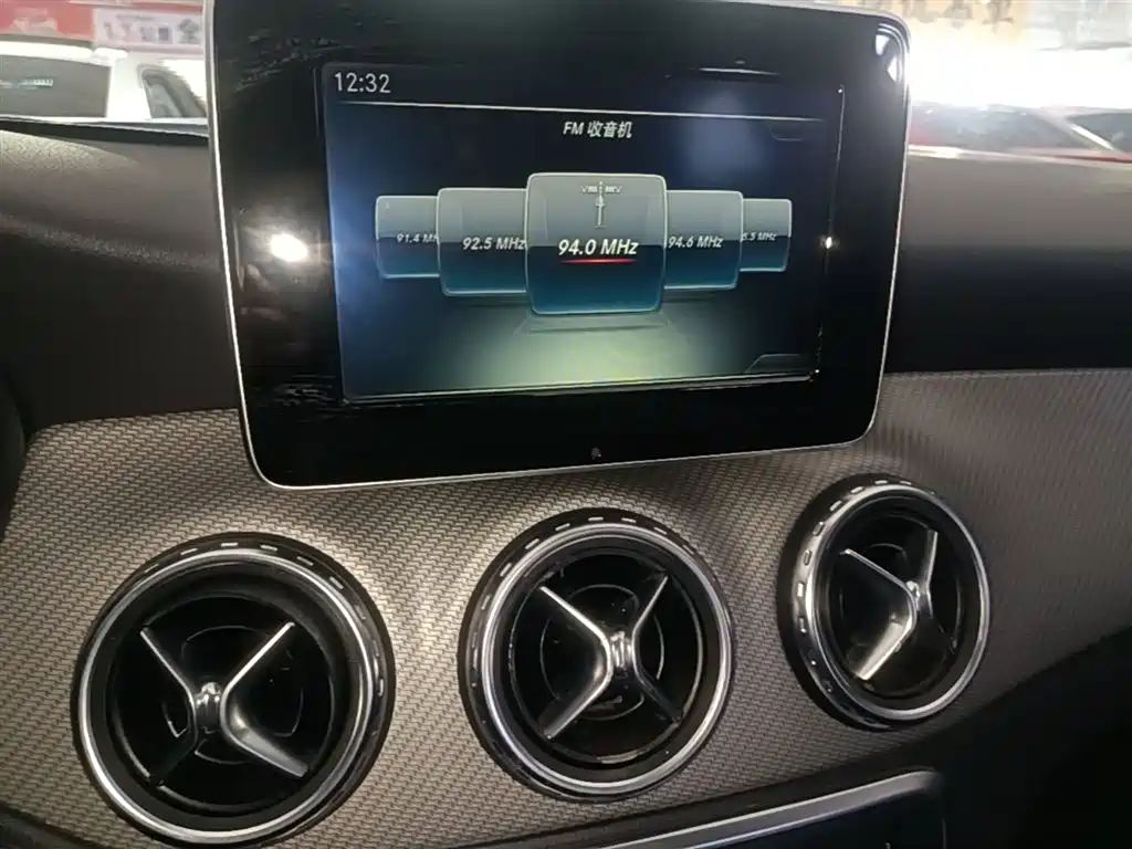Mercedes-Benz GLA 2016 GLA 200 Dynamic фото 13