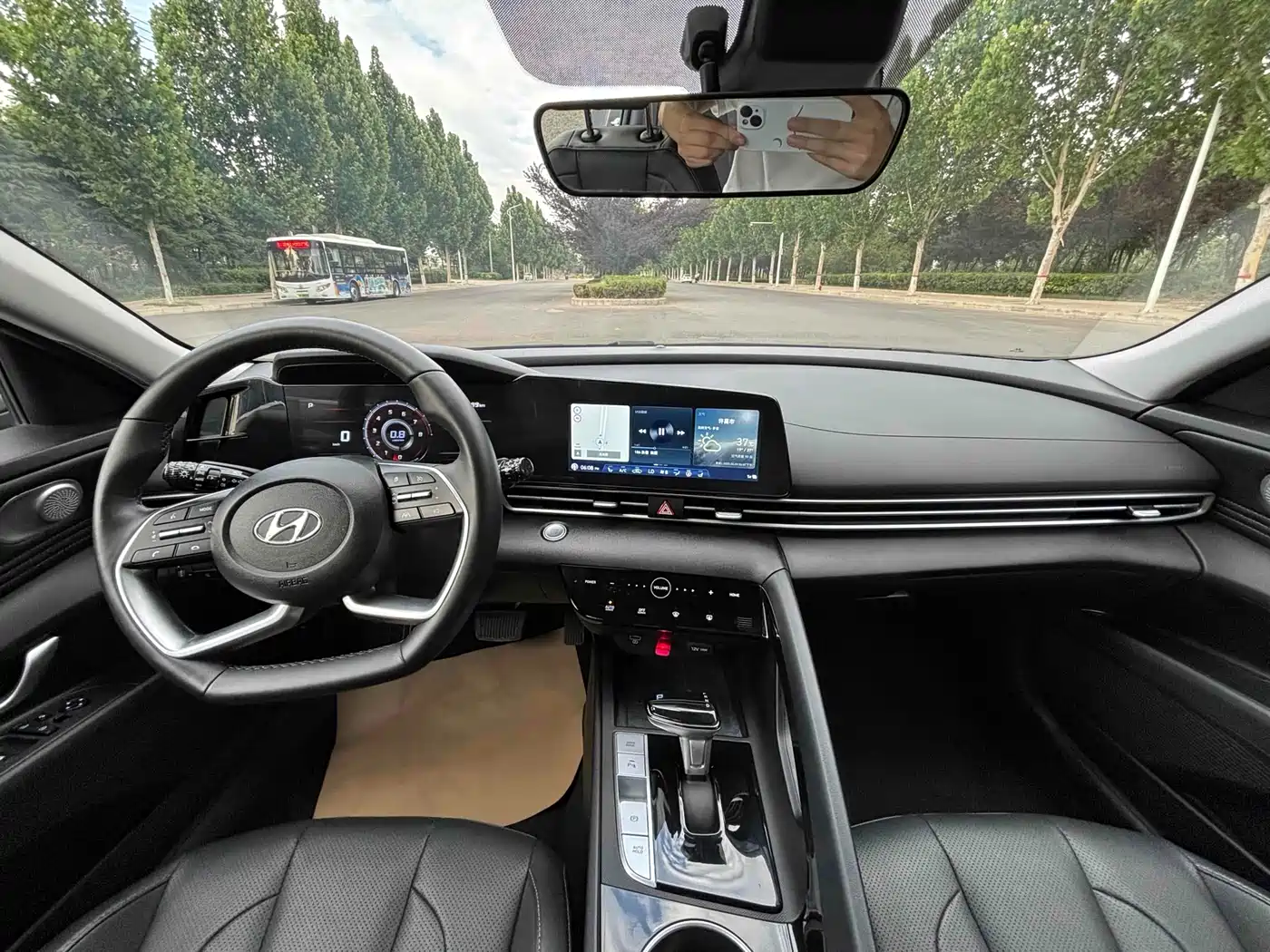 MODERN ELANTRA