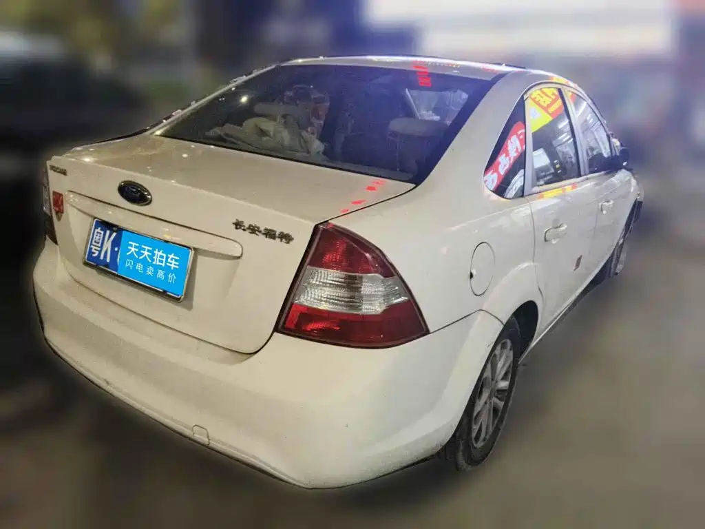 Фото 2 - Ford Focus