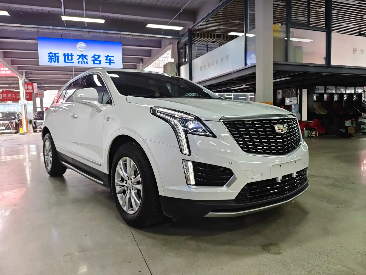 CADILLAC XT5