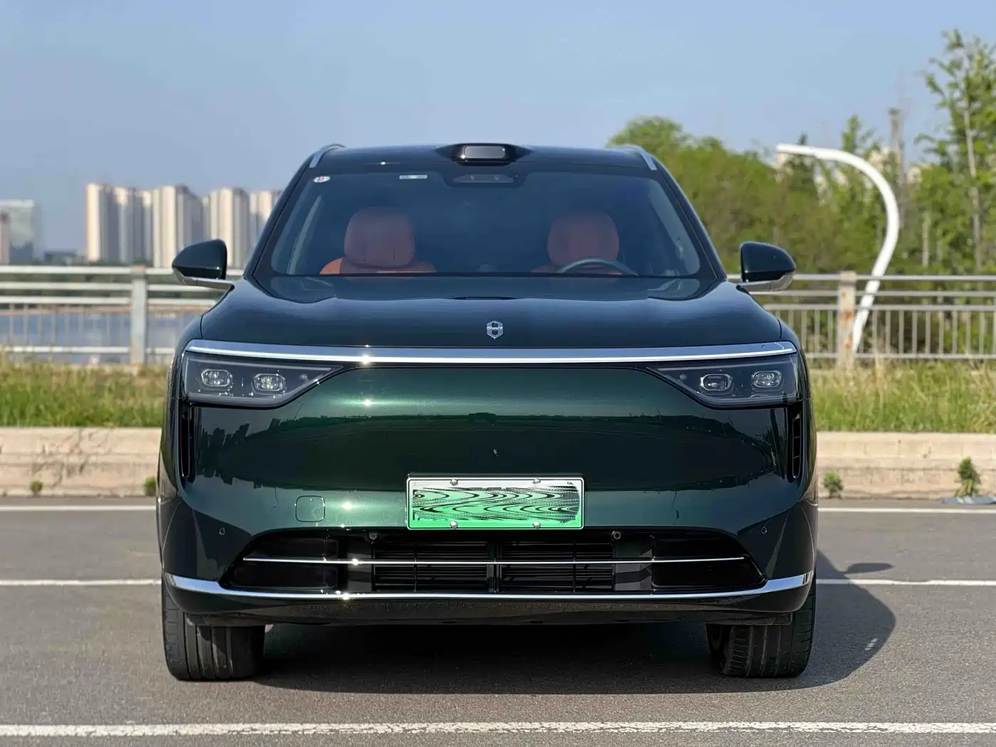 AITO Wenjie AITO M8 2025 Extended Range Ultra 53.4kWh 6-Seater фото 2
