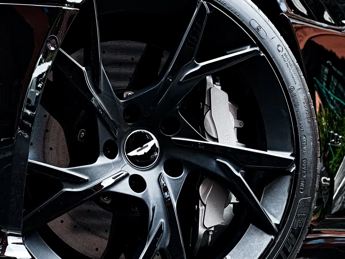 Aston Martin DBS 2019 DBS Superleggera V12 Coupe фото 18