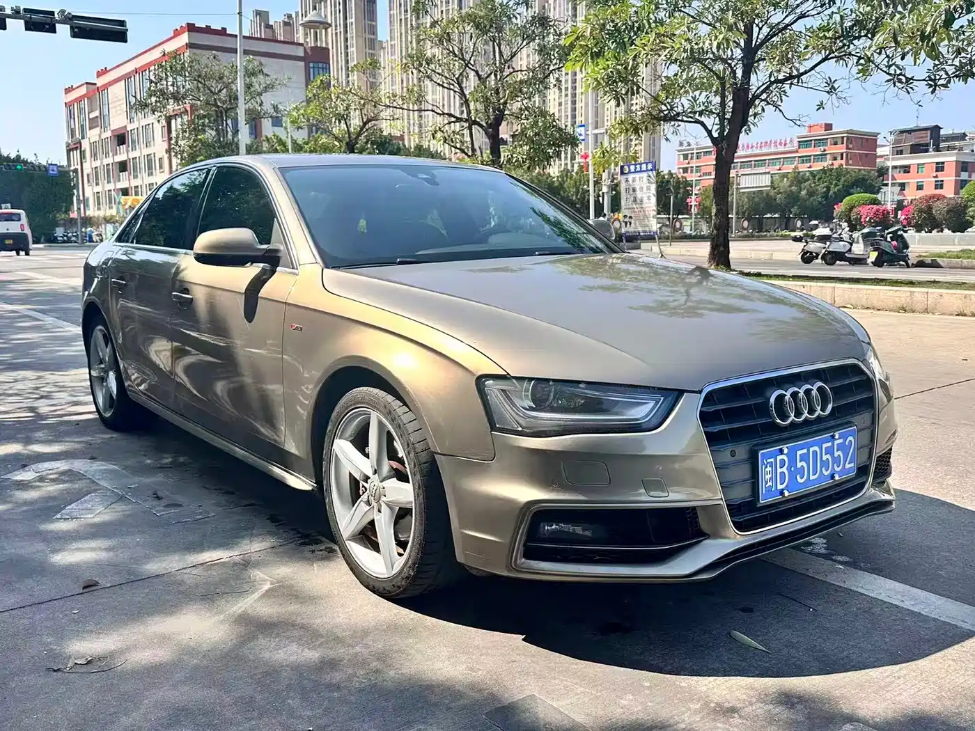 Audi A4L 2011 1.8 TFSI Comfort фото 2