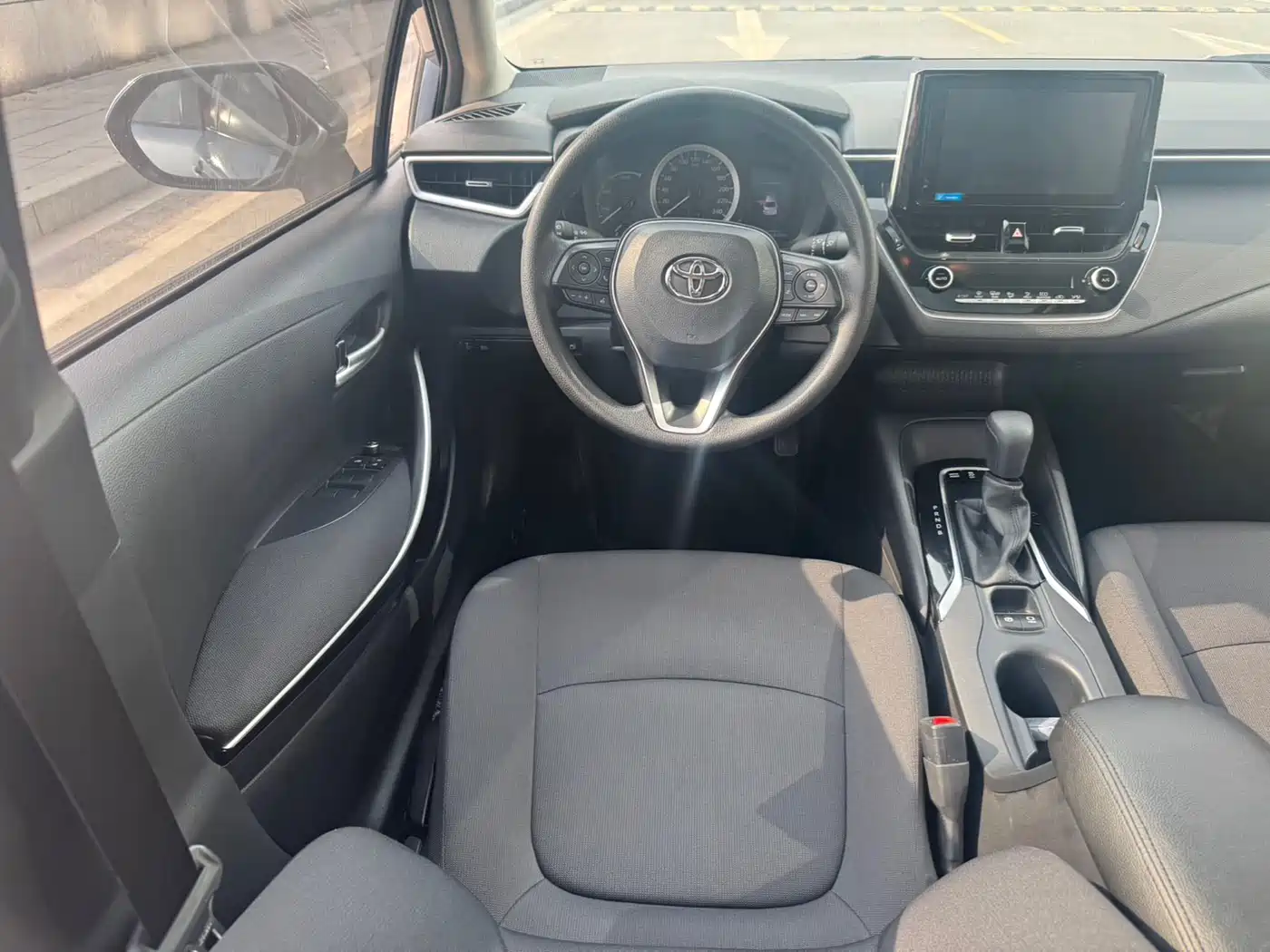 Toyota Corolla 2021 Hybrid 1.8L E-CVT Elite Edition фото 13
