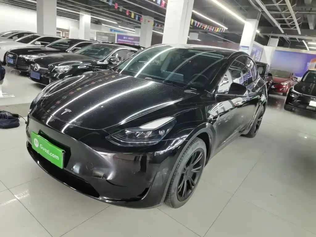 Фото 2 - Tesla Model Y