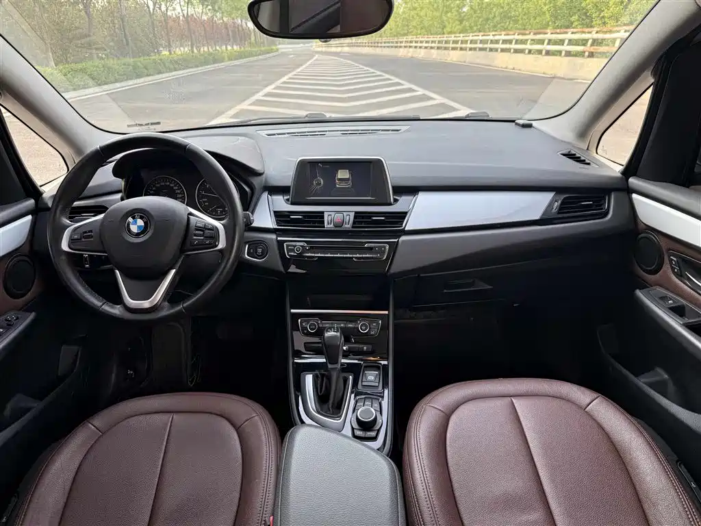 BMW 2 Series Gran Tourer 2015 218i Leading фото 5
