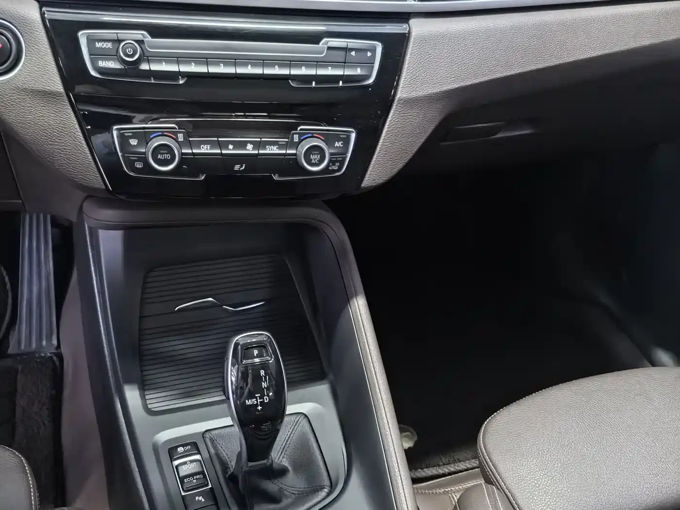 BMW X1 2022 sDrive25Li Leading фото 9