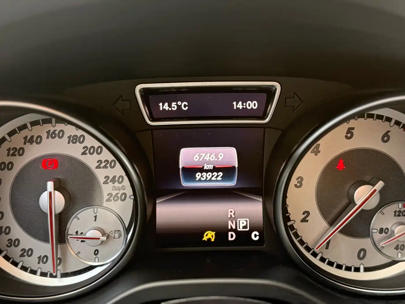 Mercedes-Benz GLA 2016 GLA 200 Dynamic фото 24