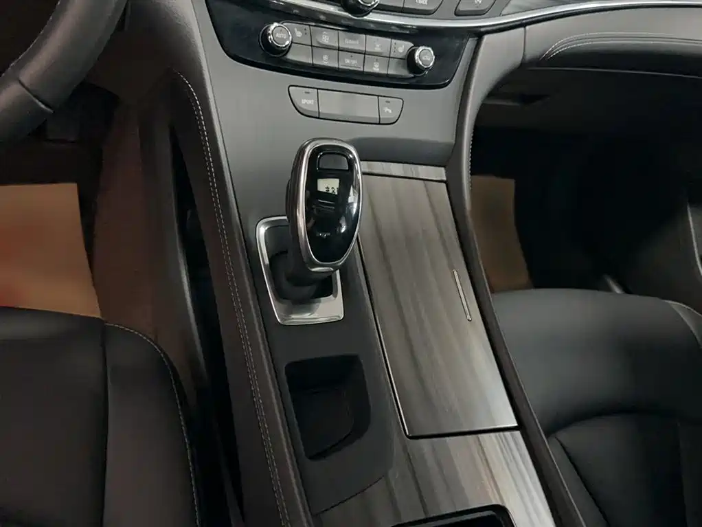 Buick LaCrosse 2022 652T Luxury фото 9