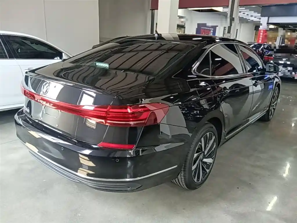Volkswagen Passat 2026 Outstanding Edition 330TSI Elite Version фото 7